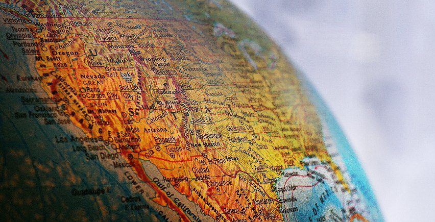 pexels-suzy-hazelwood-1098518 (1)