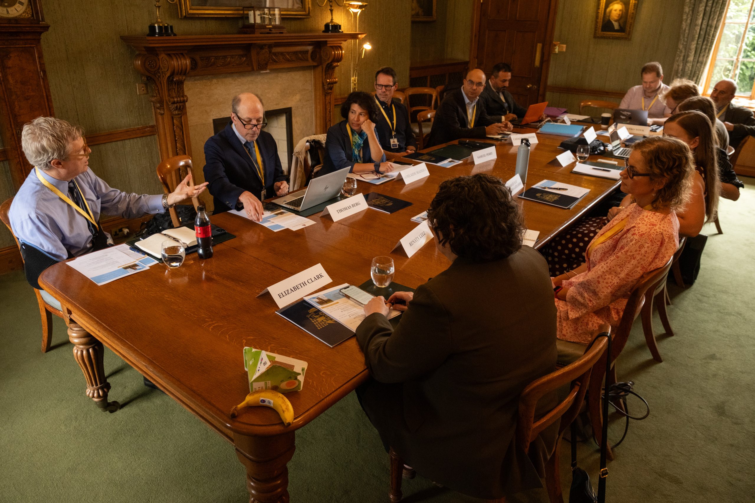 OxfordConference2-around the table